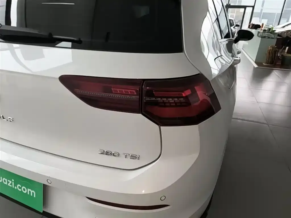Volkswagen Golf 2023 из CN, фото 6