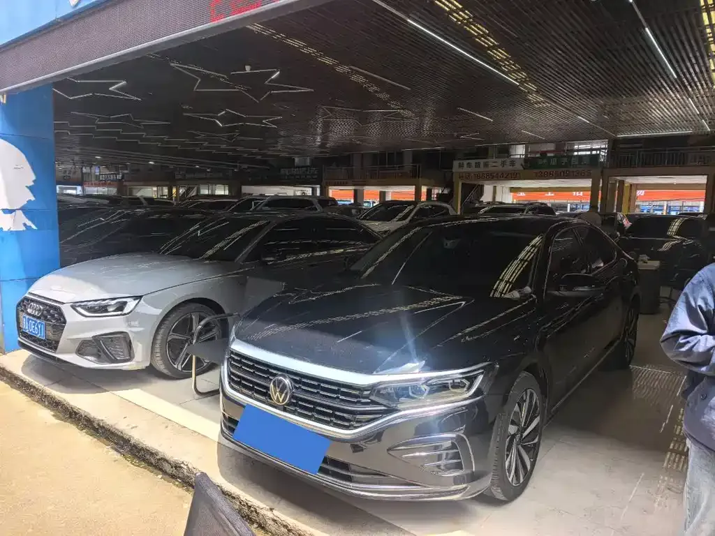 Volkswagen Passat — фото 1