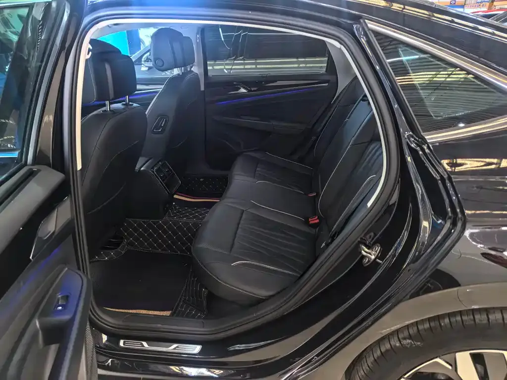Volkswagen Passat — фото 7