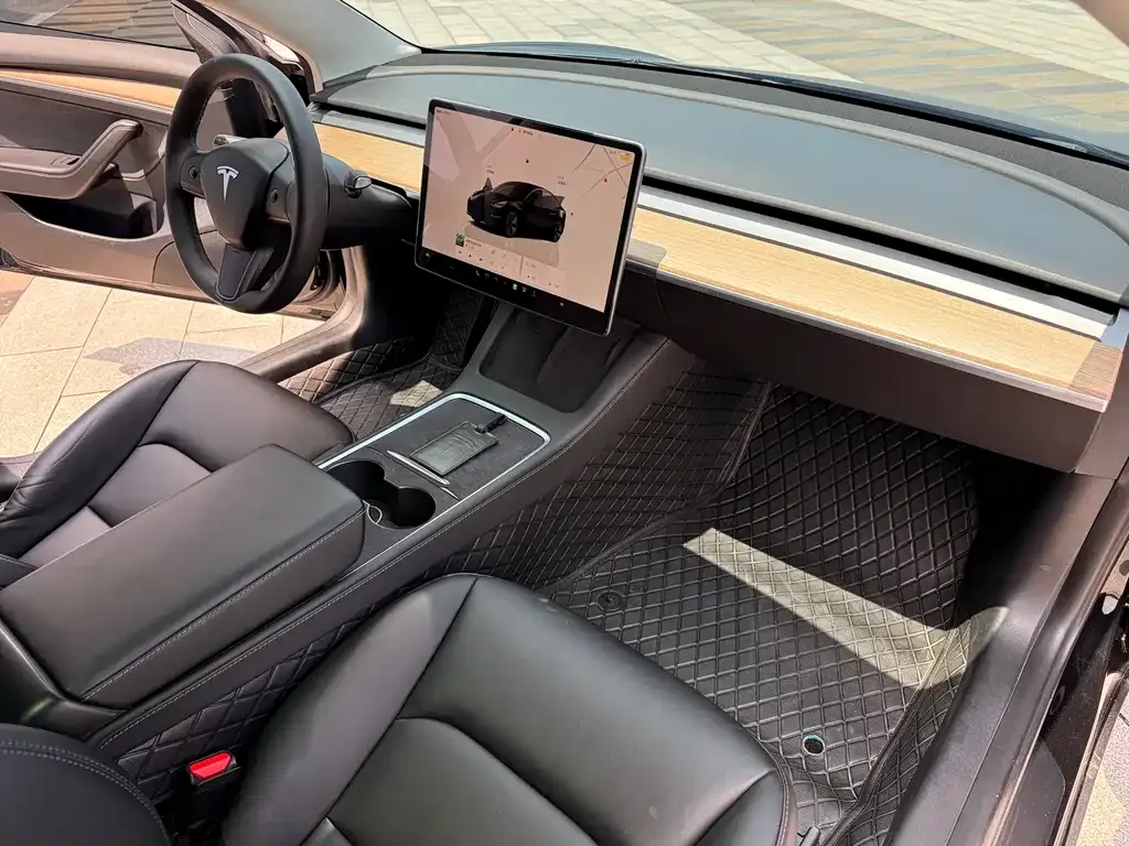 Tesla Model 3 — фото 6