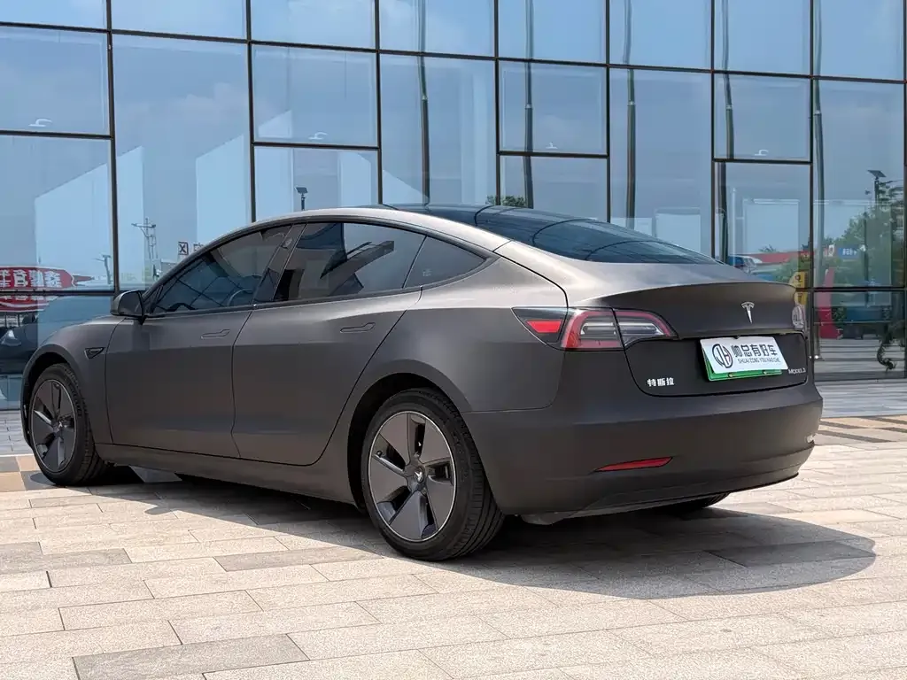 Tesla Model 3 — фото 7
