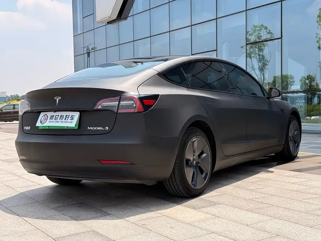 Tesla Model 3 — фото 10
