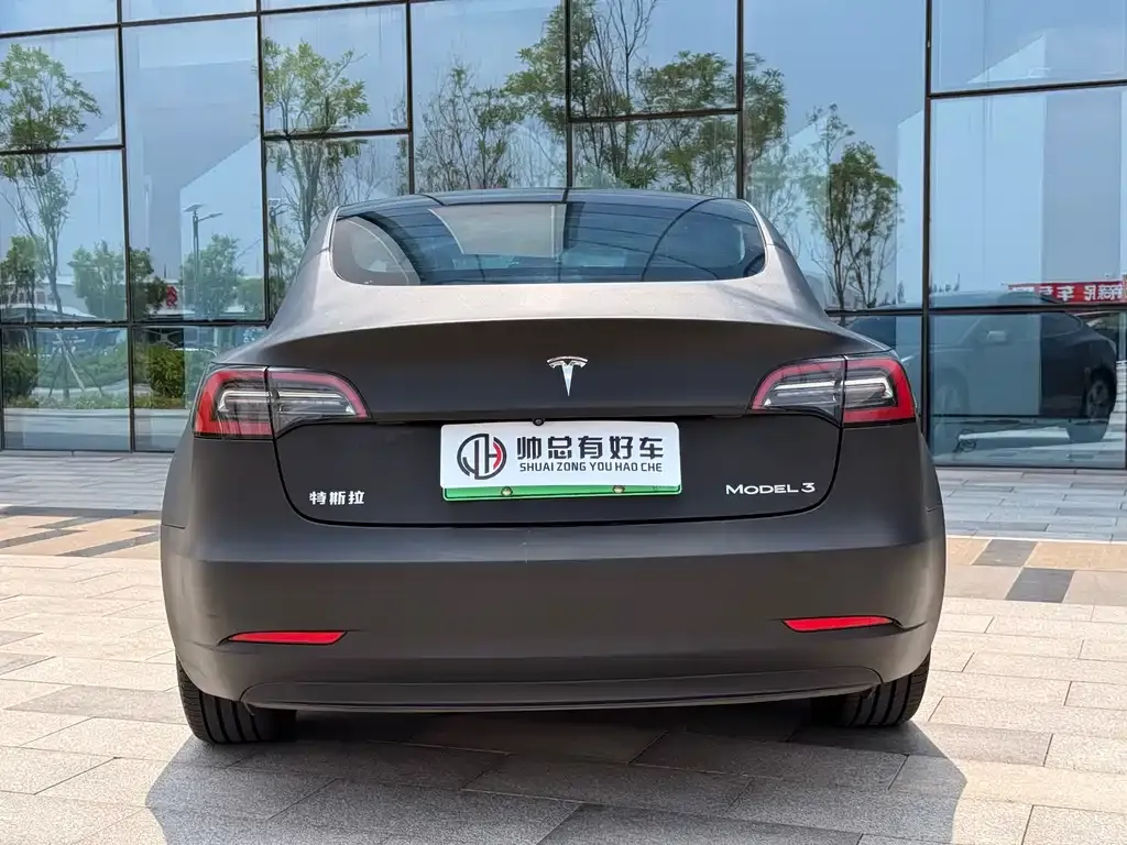 Tesla Model 3 — фото 4