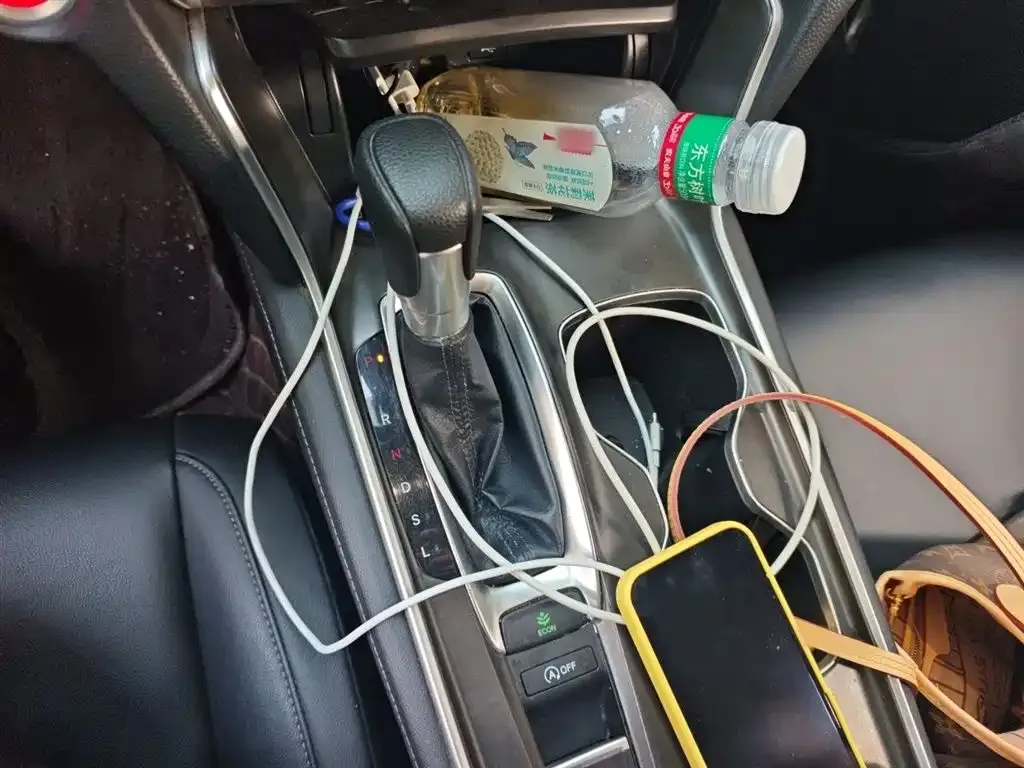 Honda Accord — фото 8