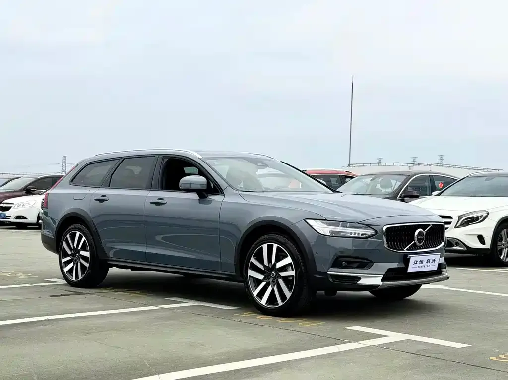 Volvo V90 2022 из CN, фото 5
