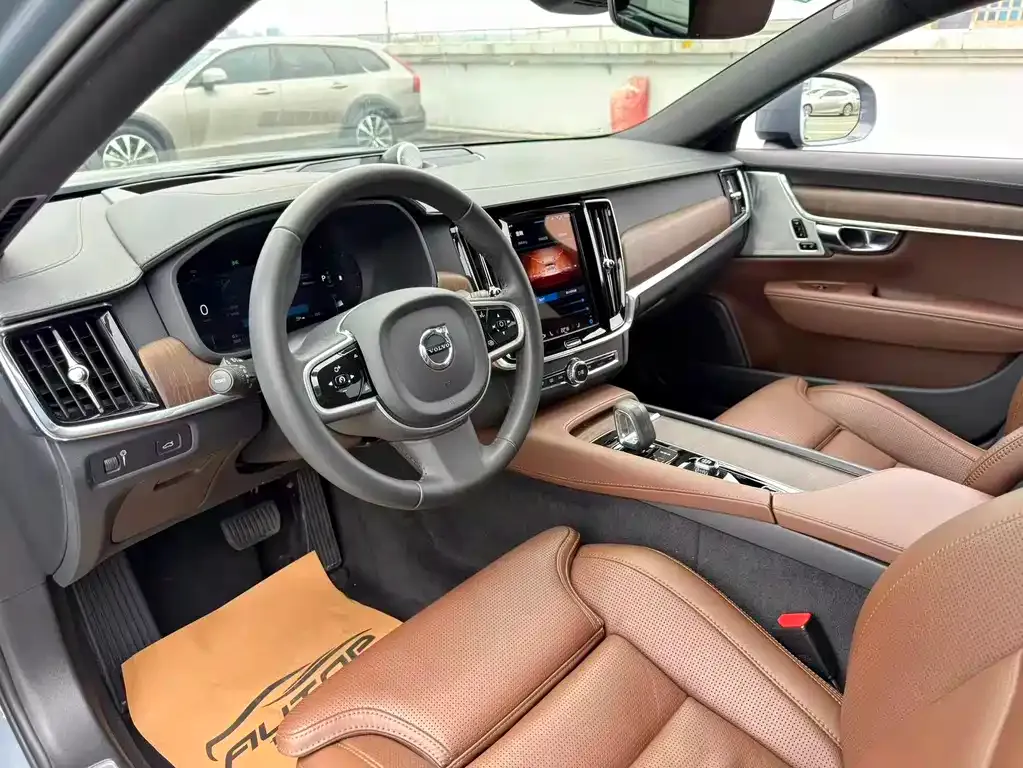 Volvo V90 2022 из CN, фото 3