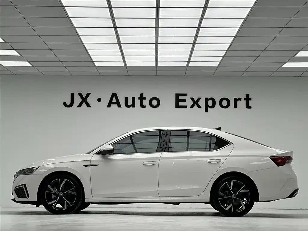 Skoda Octavia 2022 из CN, фото 8