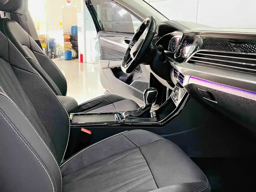 Volkswagen Passat 2022 из CN, фото 3
