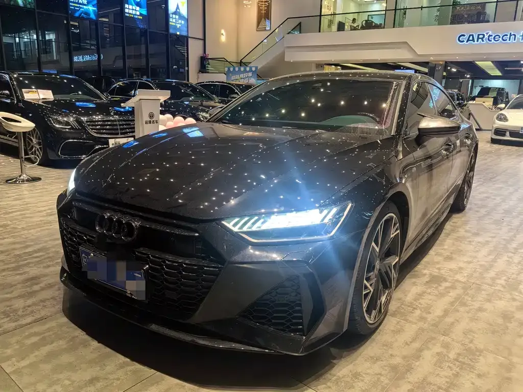 Audi A7L — фото 1