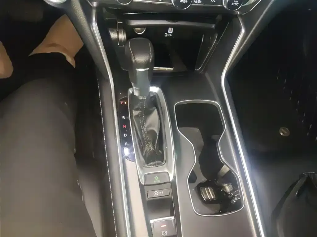 Honda Accord — фото 5