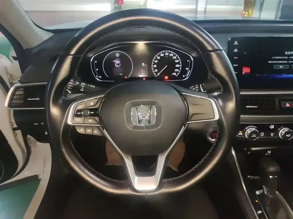 Honda Accord — фото 10
