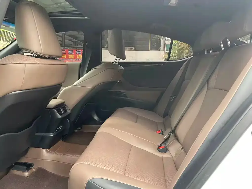 Lexus ES 2024 из CN, фото 2