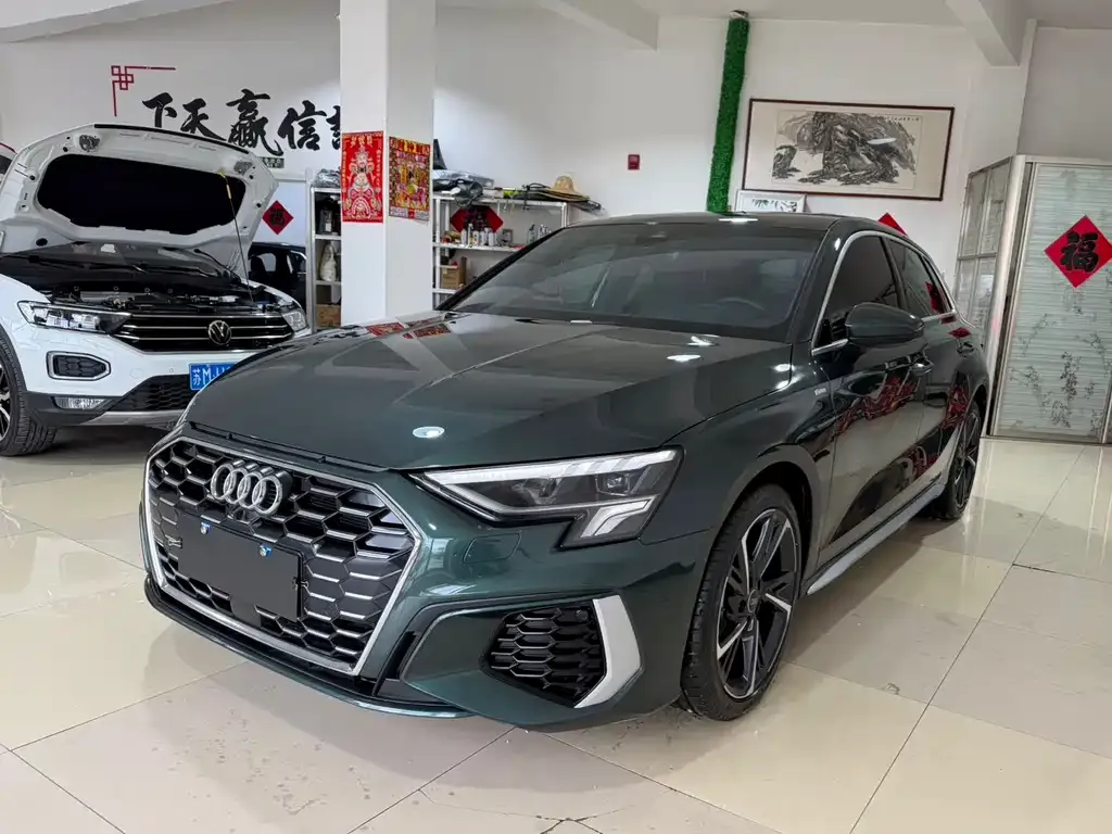 Audi A3 2023 из CN, фото 1