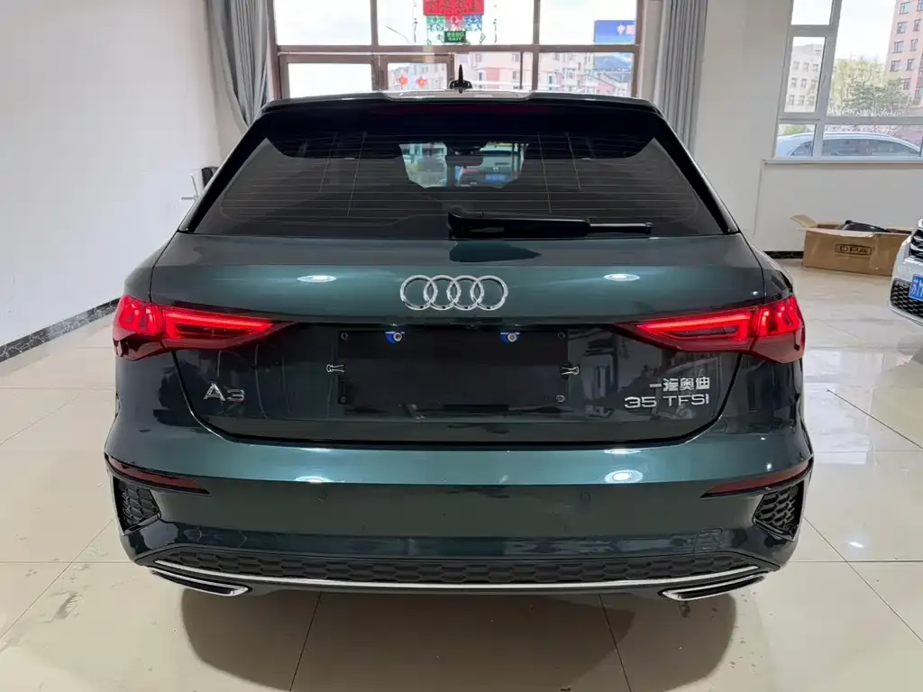 Audi A3 2023 из CN, фото 2