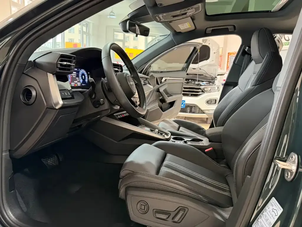 Audi A3 2023 из CN, фото 6