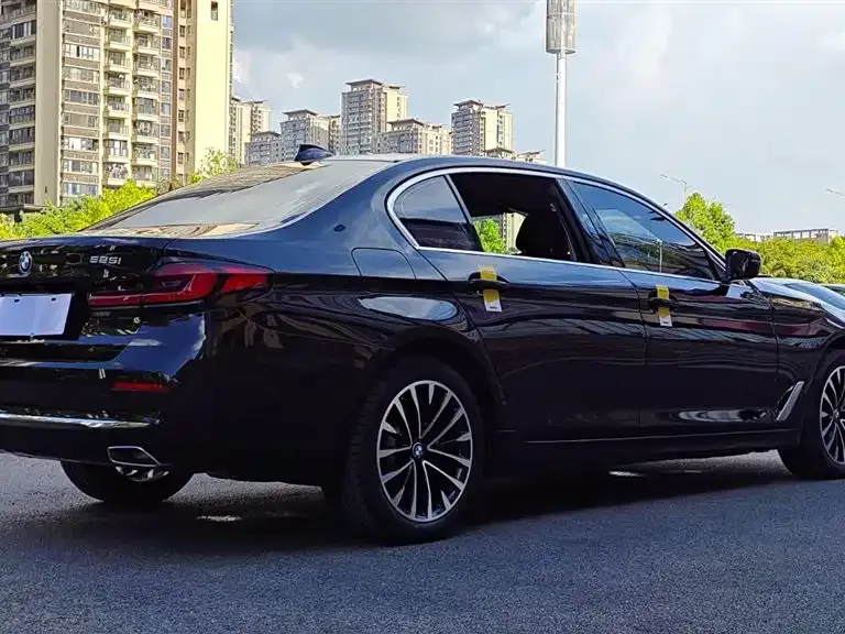 BMW 5 Series — фото 4