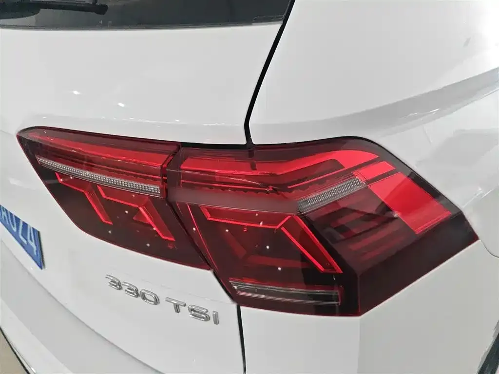 Volkswagen Tiguan L — фото 8