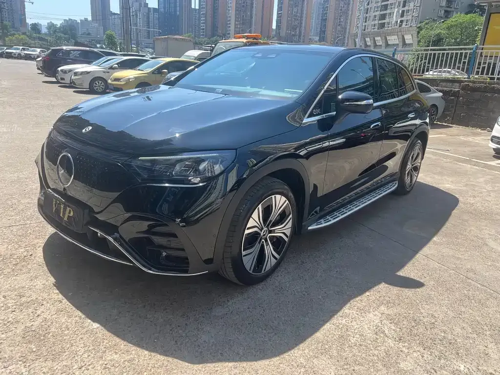 Mercedes-Benz EQE SUV