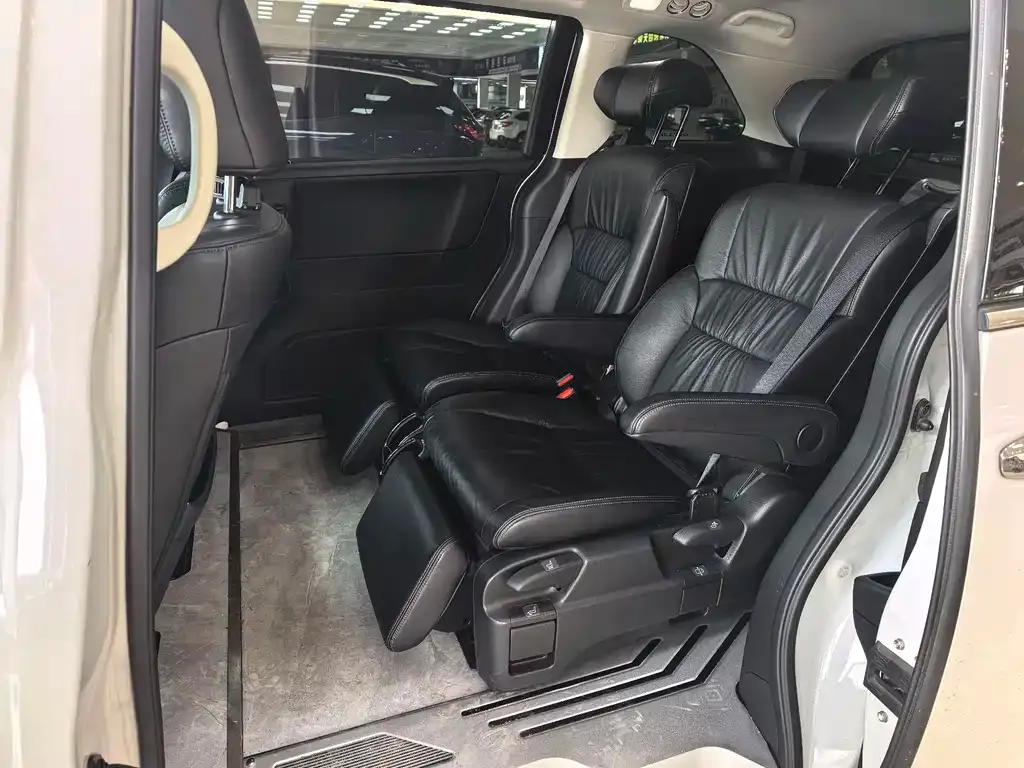 Honda Odyssey 2023 из CN, фото 2