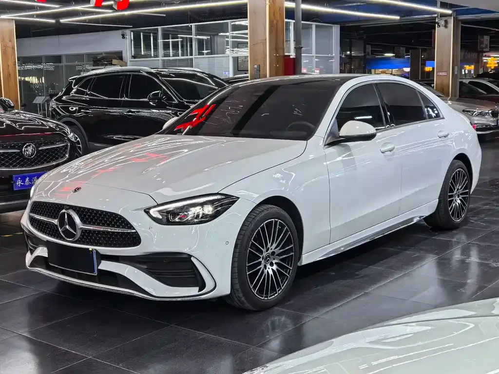 Mercedes-Benz C-Class — фото 1