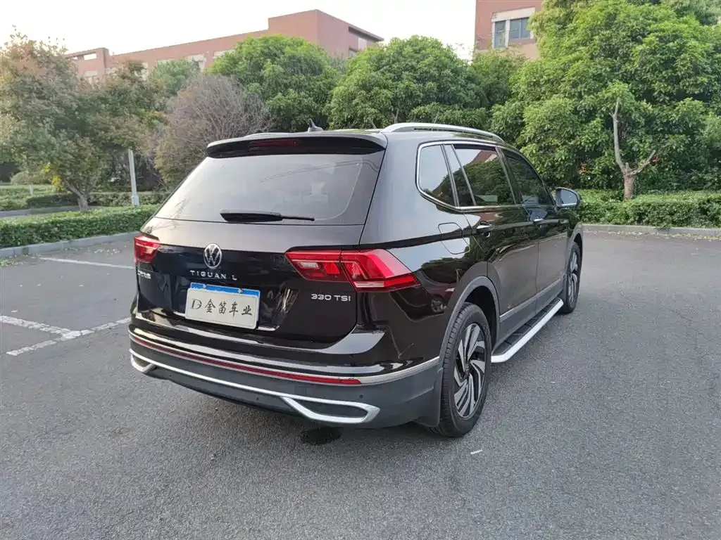 Volkswagen Tiguan L — фото 9