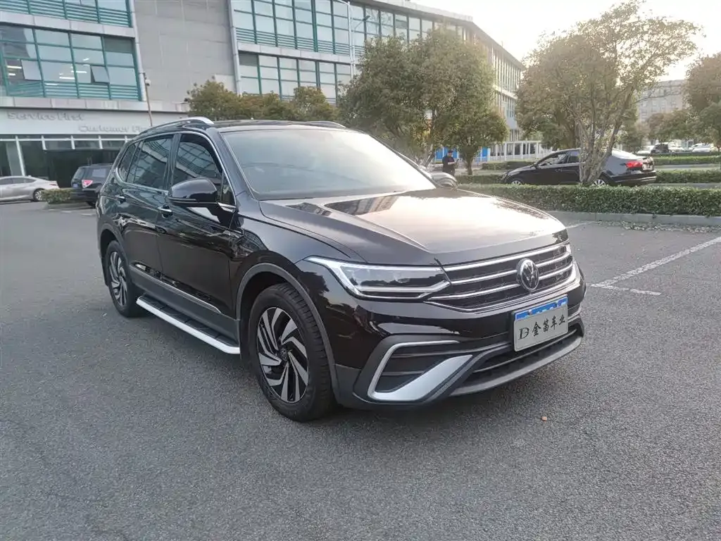 Volkswagen Tiguan L — фото 7