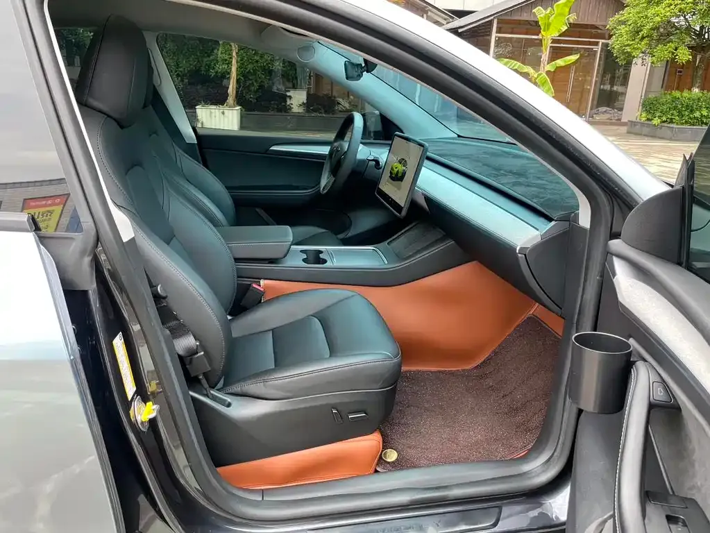 Tesla Model Y 2024 из CN, фото 2