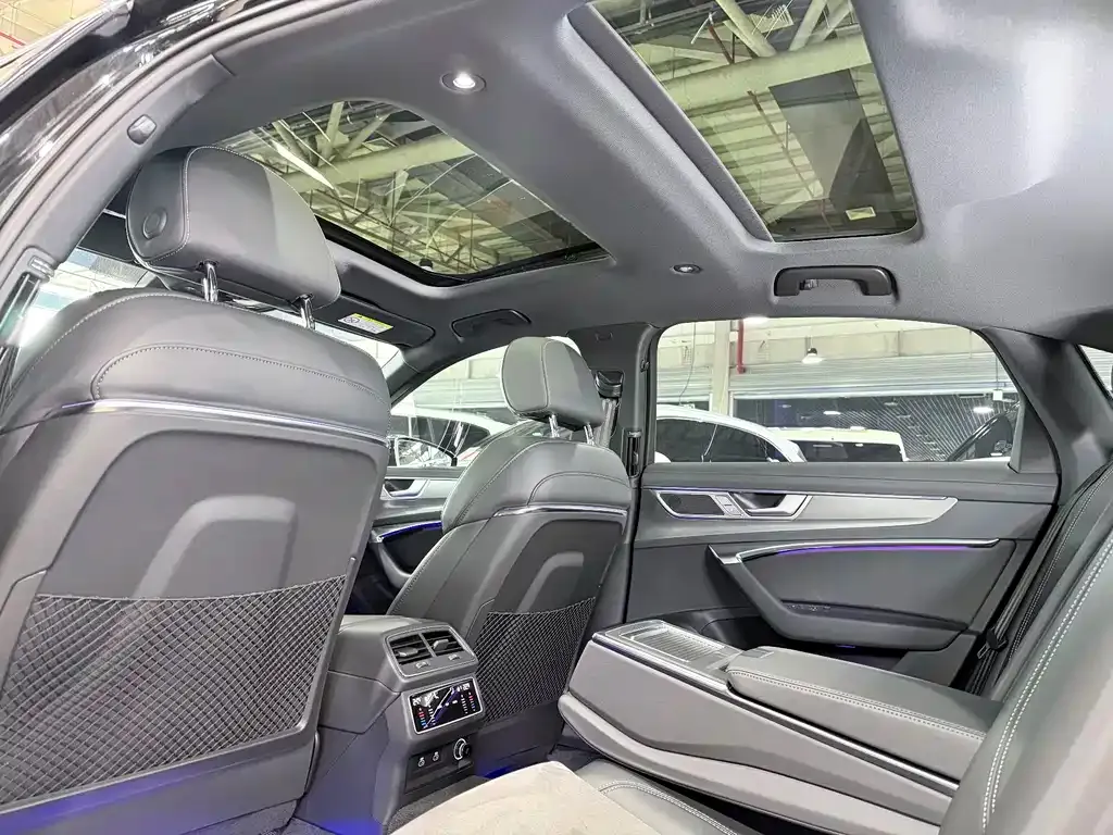 Audi A6L 2023 из CN, фото 8