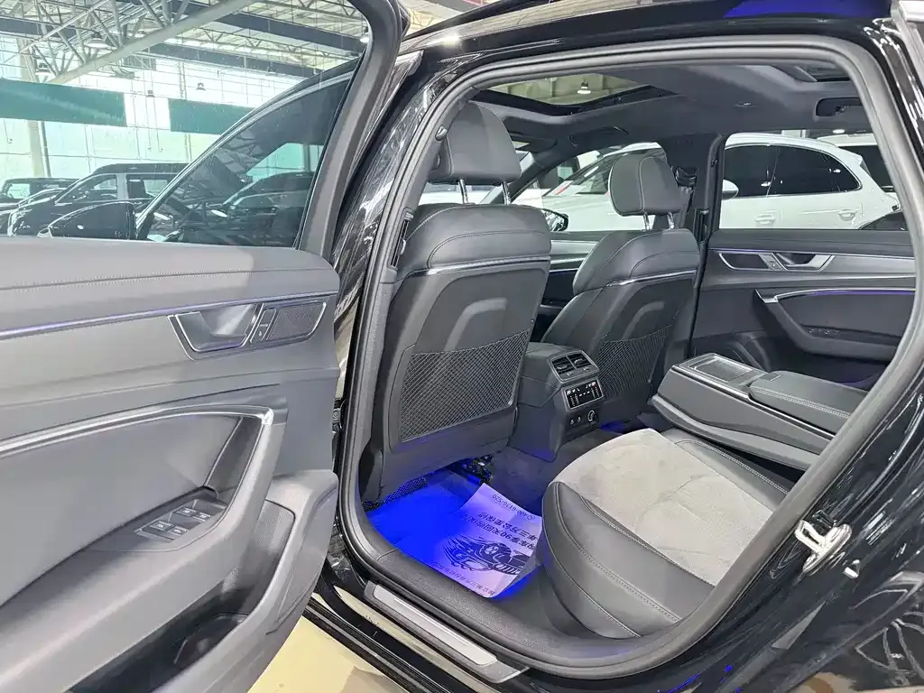 Audi A6L 2023 из CN, фото 5