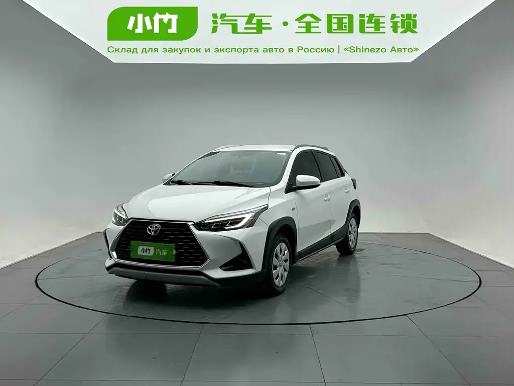 Toyota Yaris L — фото 1