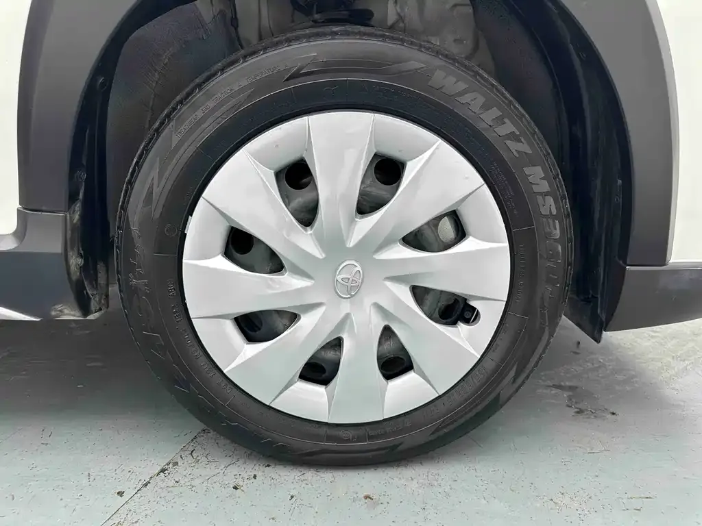 Toyota Yaris L — фото 6