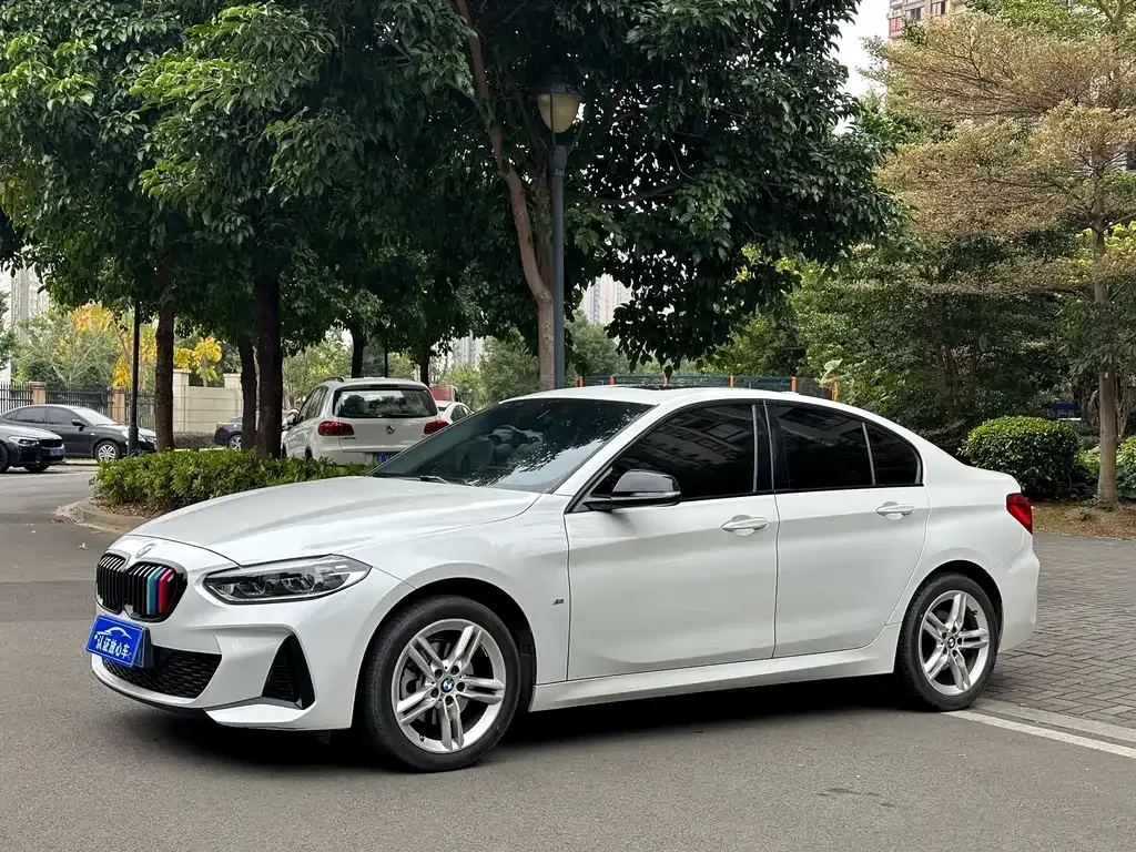 BMW 1 Series — фото 1
