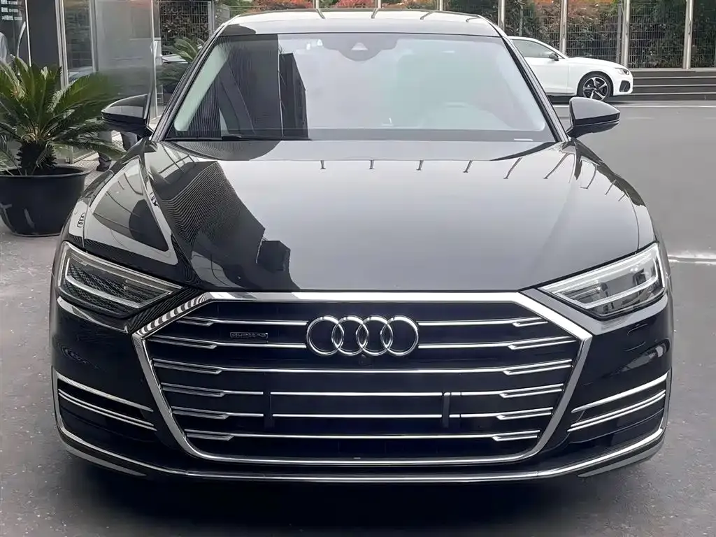 Audi A8 — фото 7