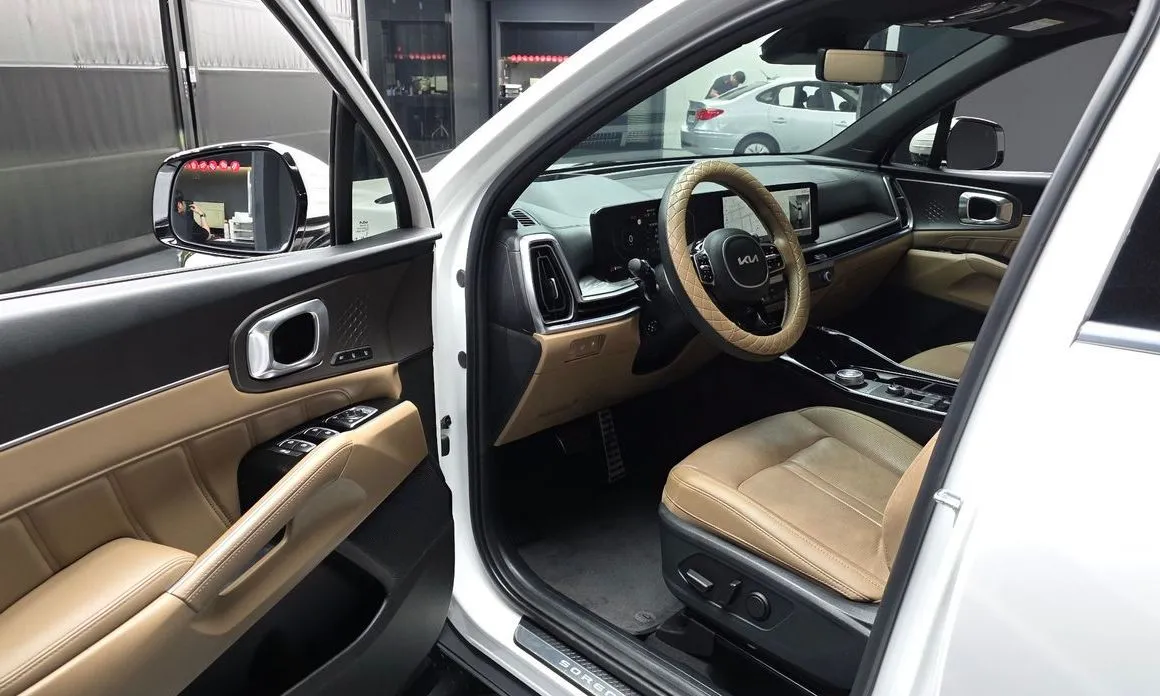 Kia Sorento — фото 7