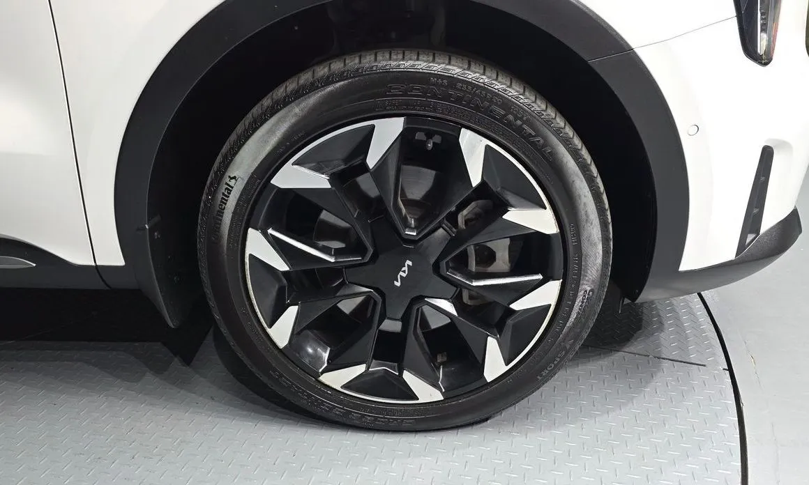 Kia Sorento — фото 8