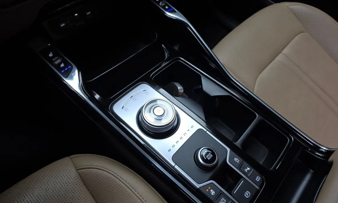Kia Sorento — фото 10