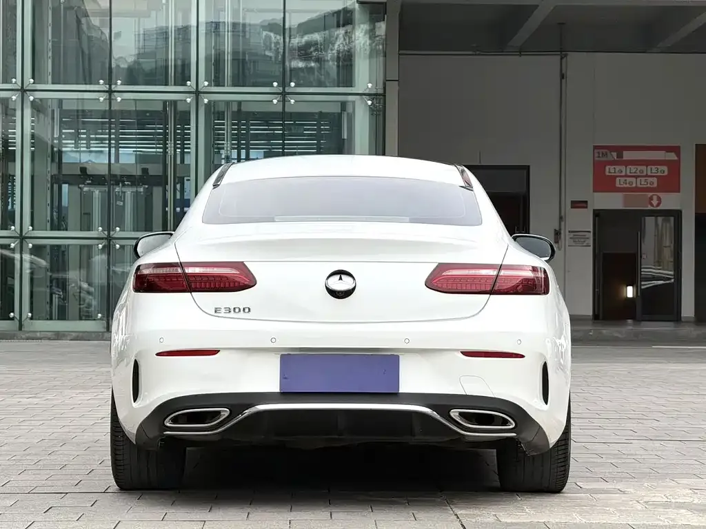 Mercedes-Benz E-Class (Import) — фото 2
