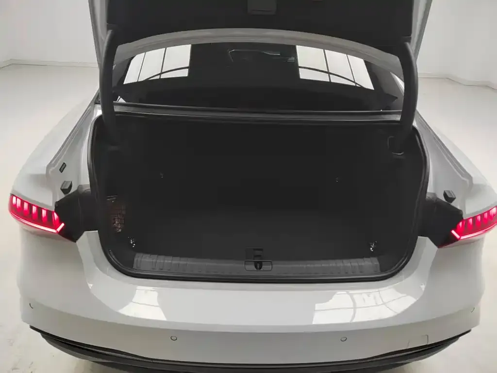Audi A7L 2026 из CN, фото 6