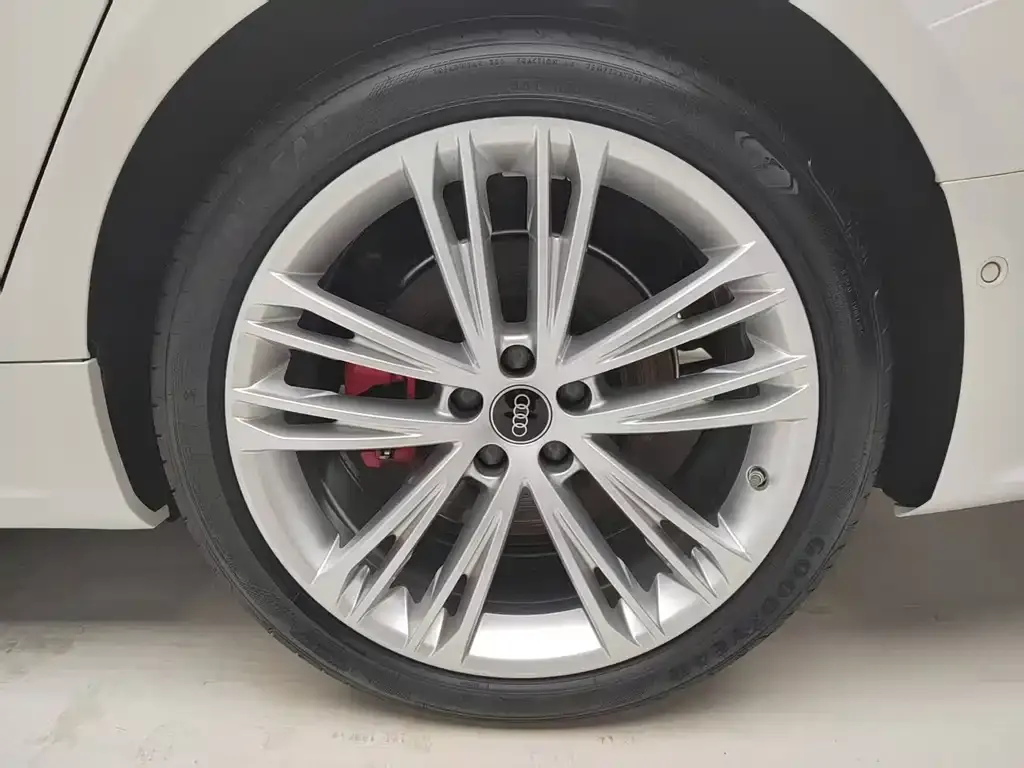 Audi A7L 2026 из CN, фото 3