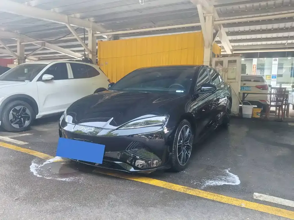 BYD Seal — фото 1