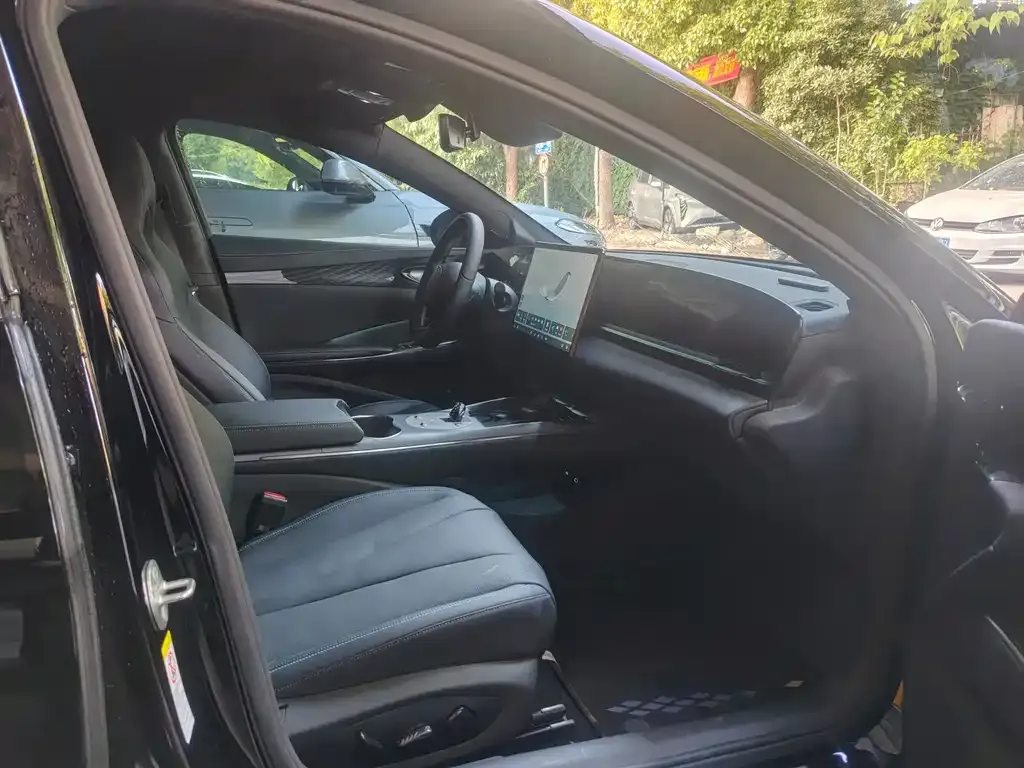 BYD Seal — фото 10