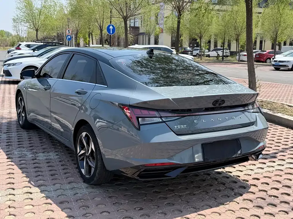 Hyundai Elantra — фото 9