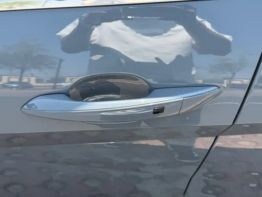 Hyundai Elantra — фото 2