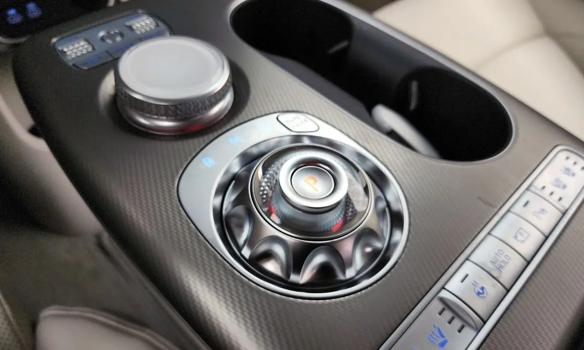 Genesis GV60 — фото 3