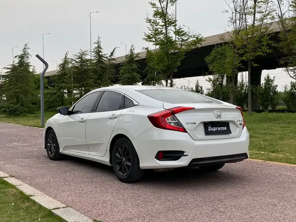 Honda Civic — фото 6