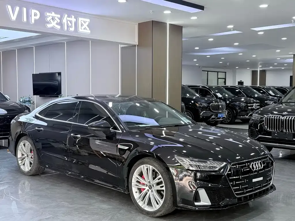 Audi A7L — фото 8
