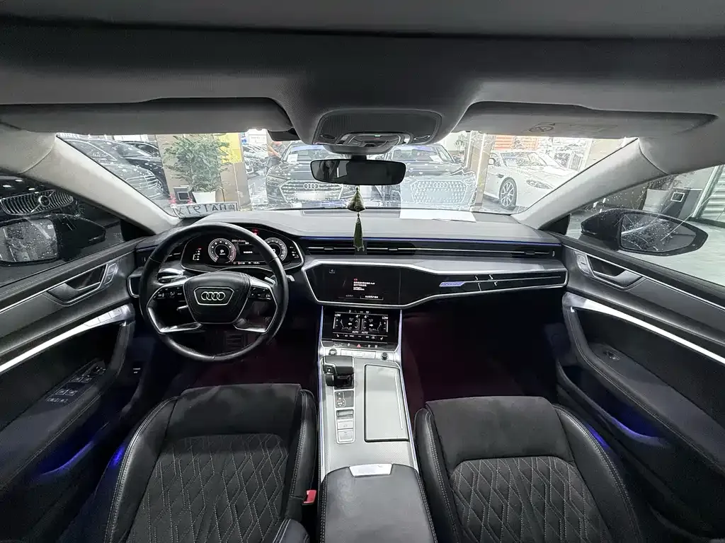 Audi A7L — фото 4