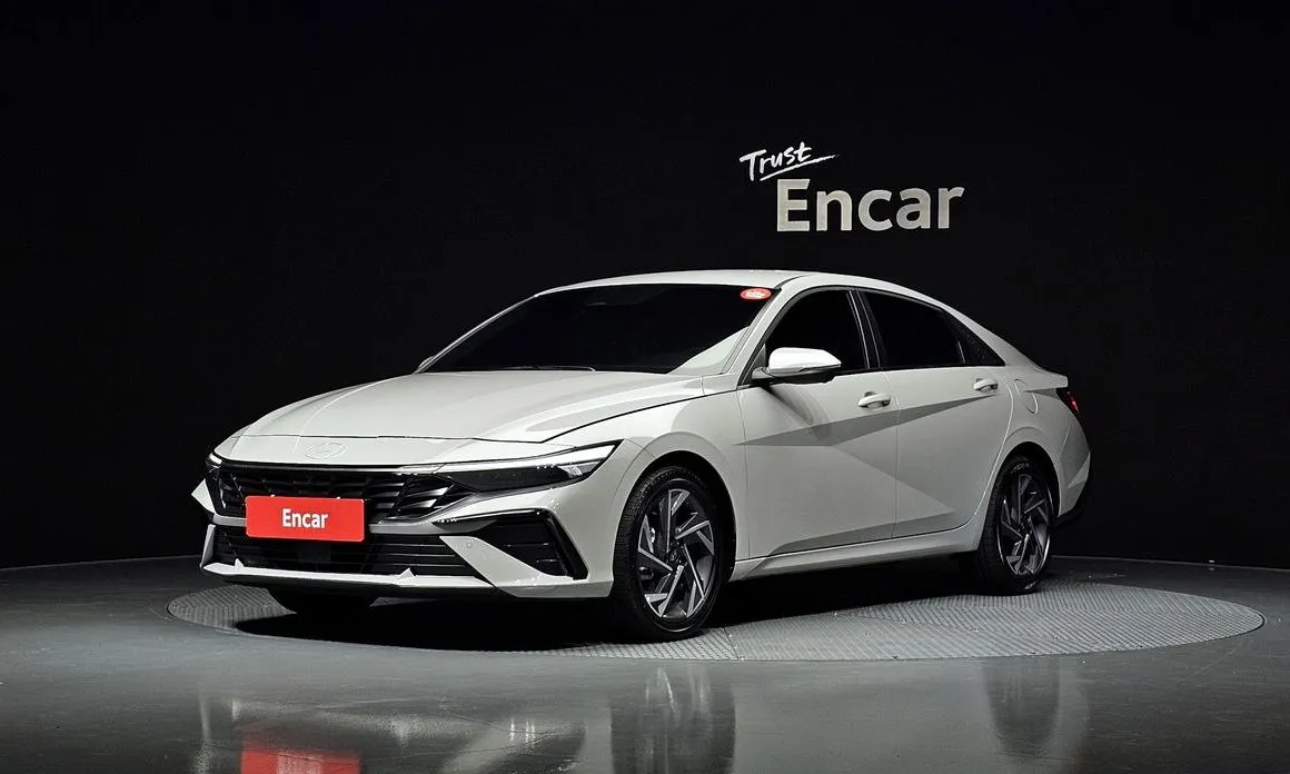 Hyundai AVANTE — фото 1