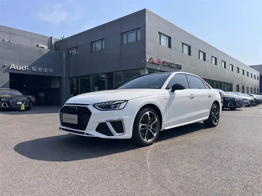 Audi A4L 2023 из CN, фото 1