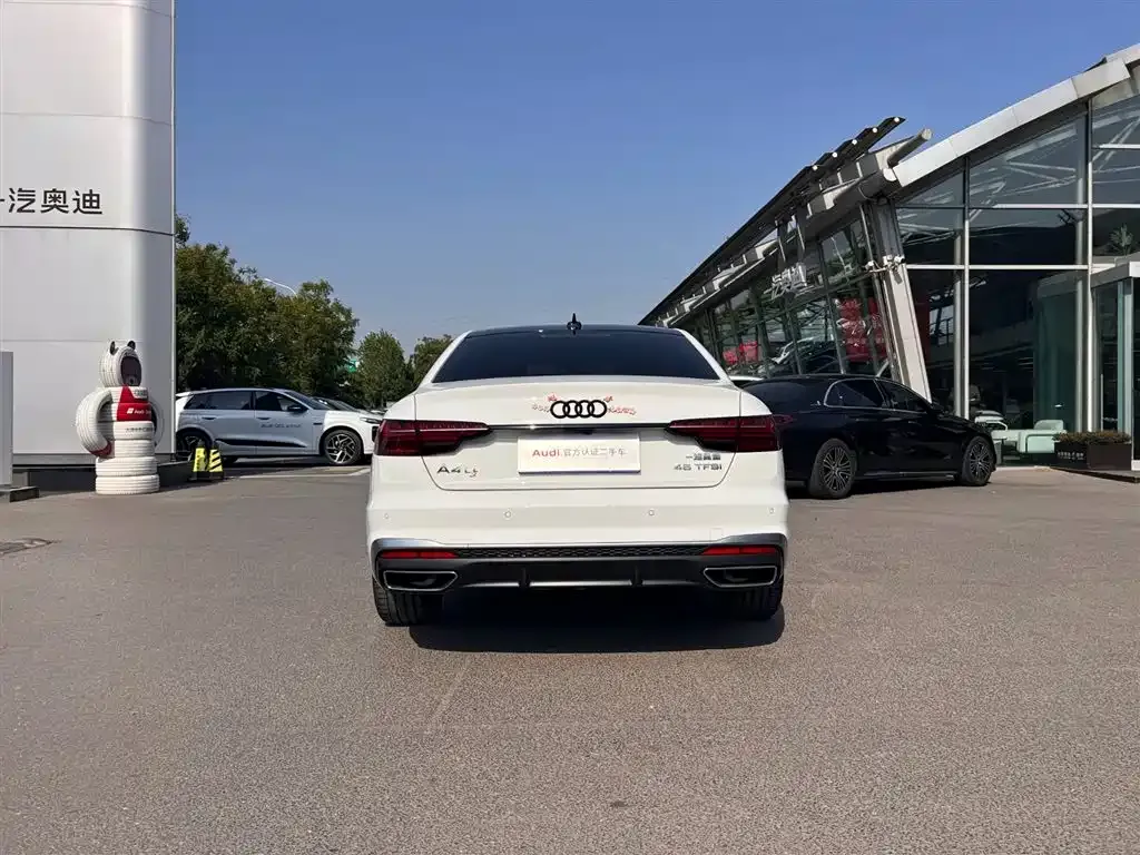 Audi A4L 2023 из CN, фото 9